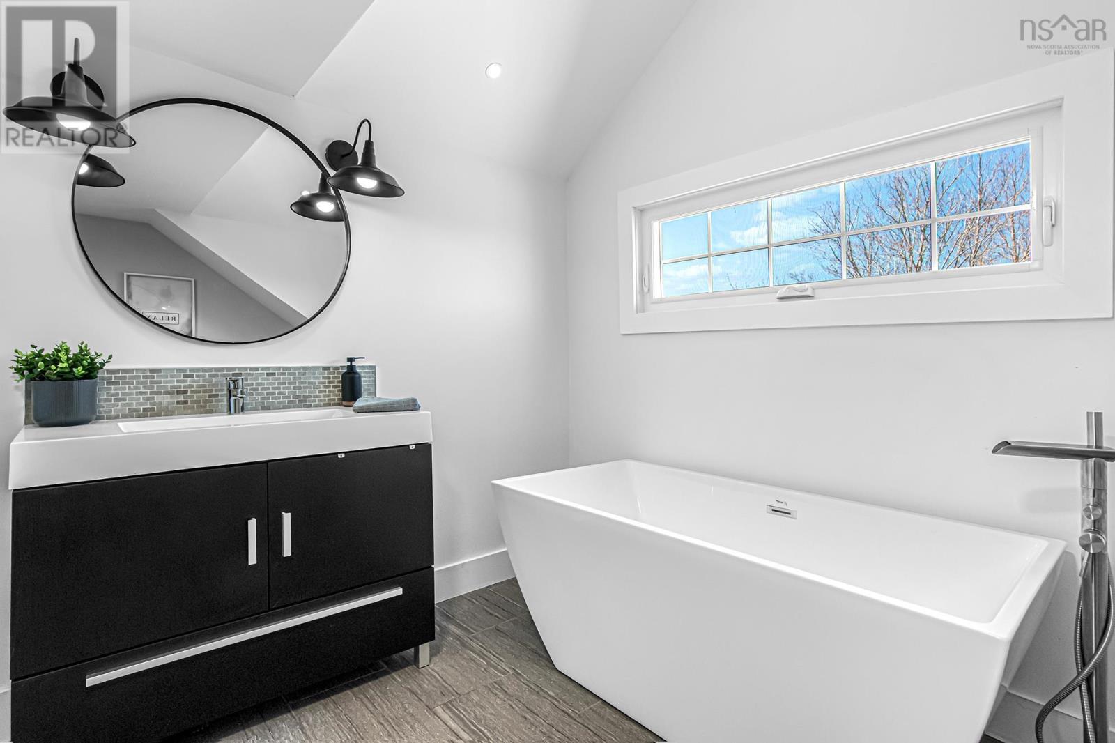 Property 18 of 51 of 764 Cobequid Road