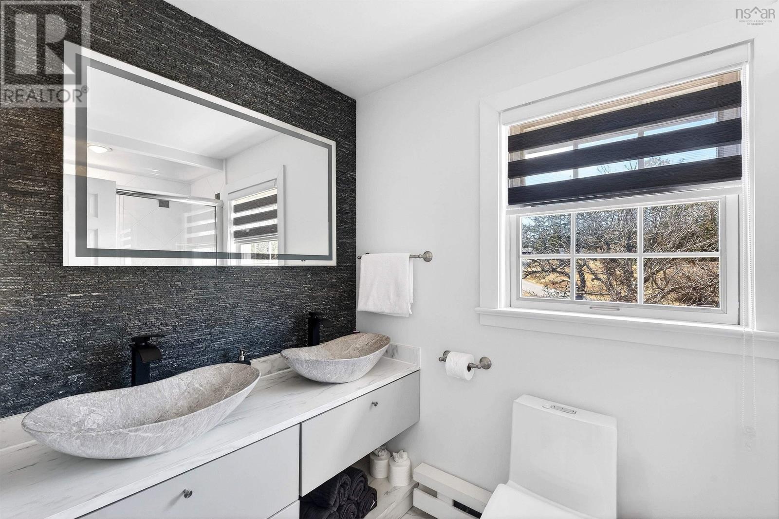 Property 37 of 50 of 503 Myra Road