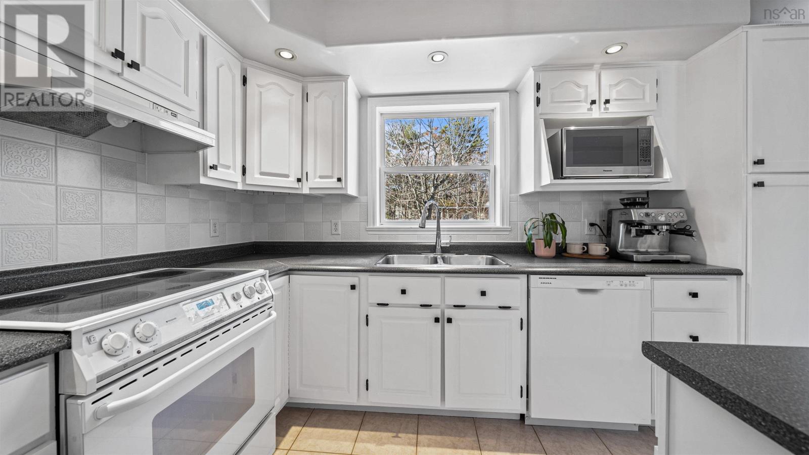 Property 9 of 27 of 160 James Street