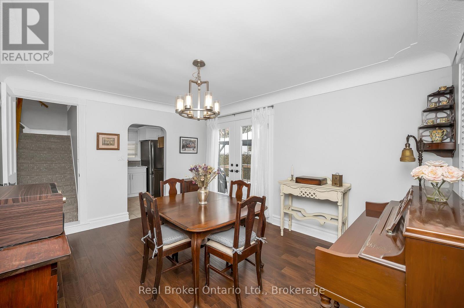 15 MAPLE AVENUE — photo 13