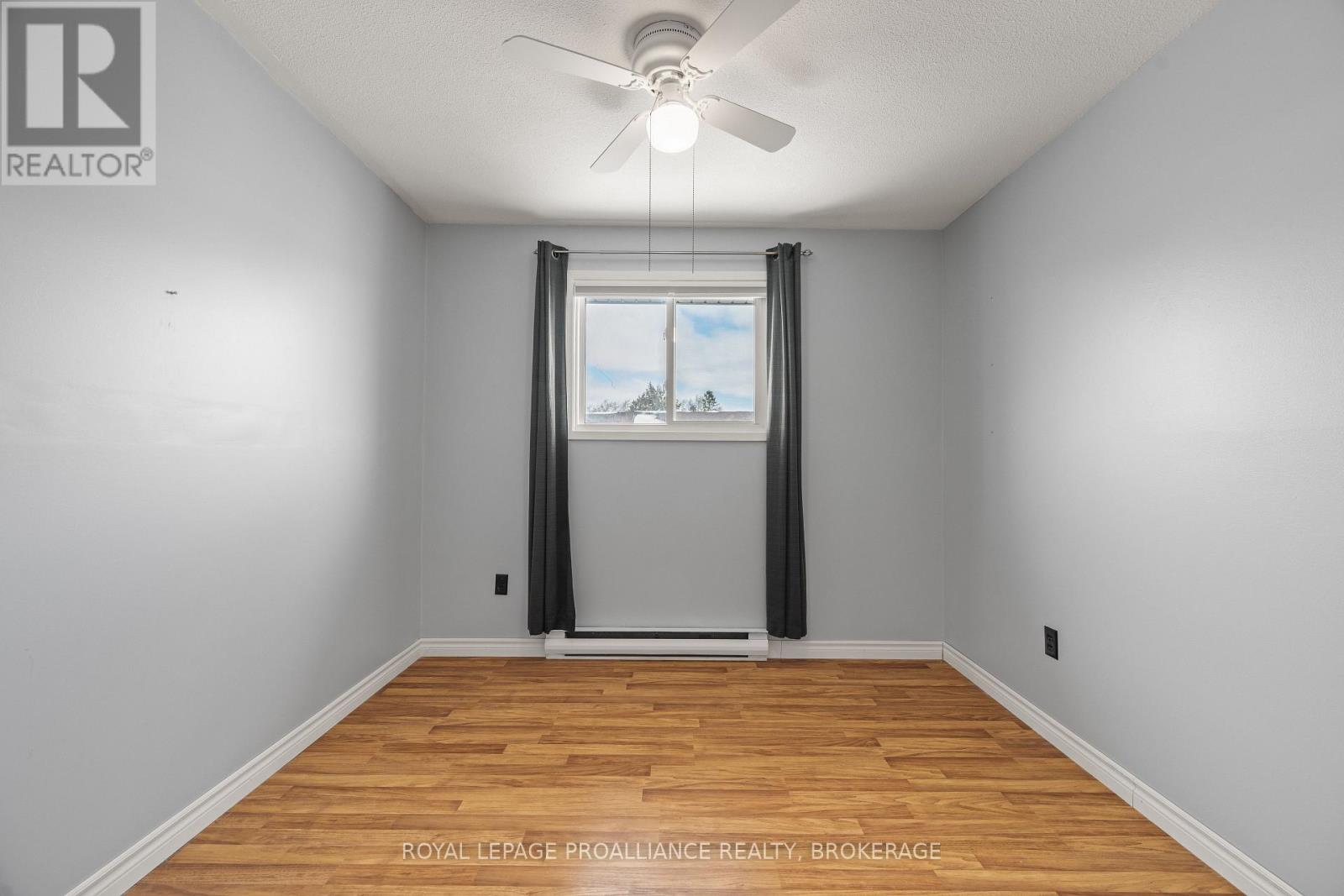 28 ROSEMUND CRESCENT — photo 25