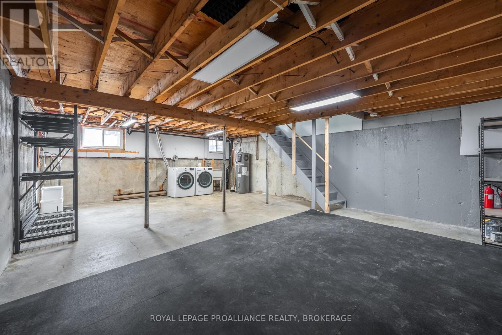 28 ROSEMUND CRESCENT — photo 32