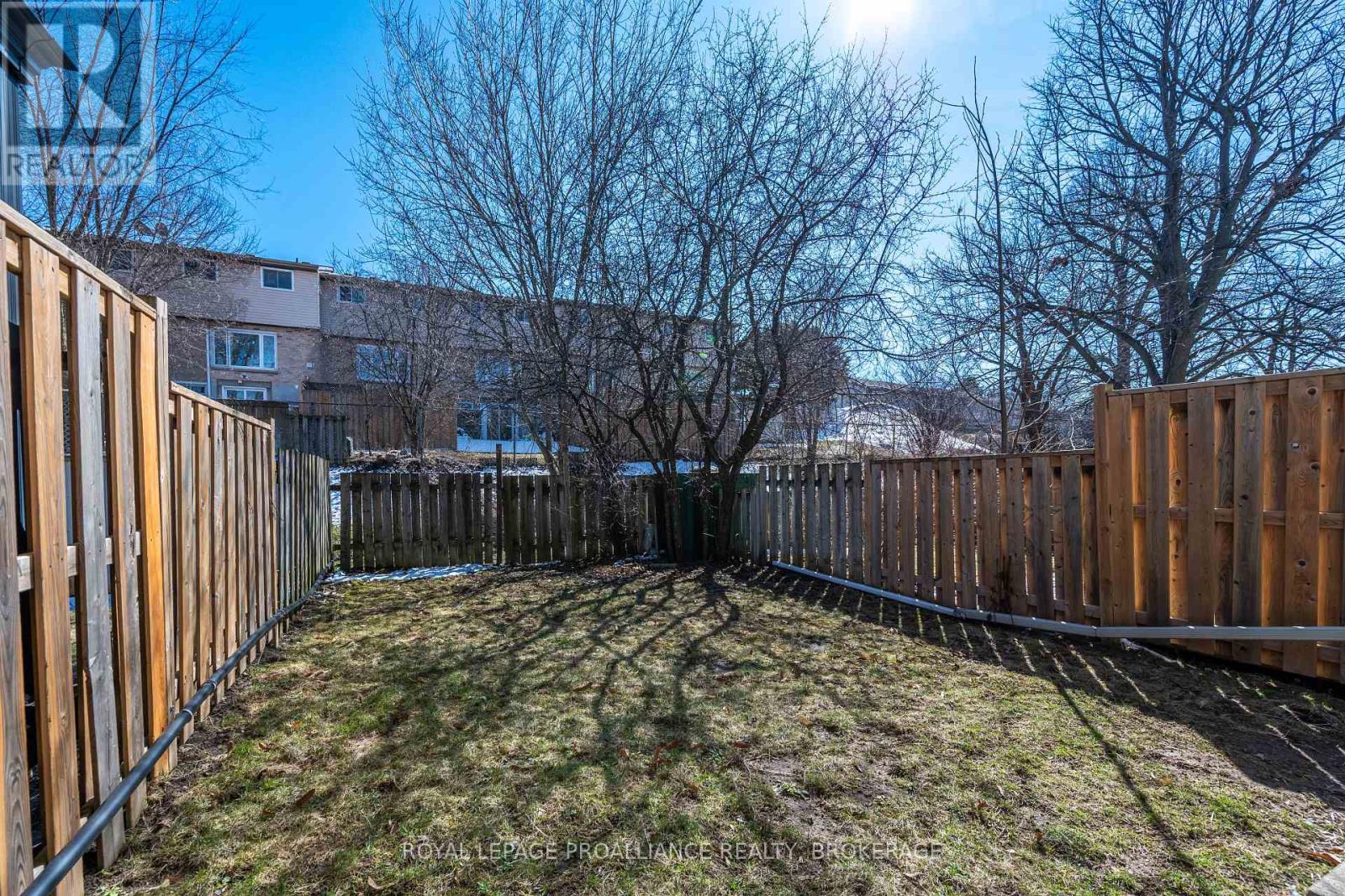 28 ROSEMUND CRESCENT — photo 37