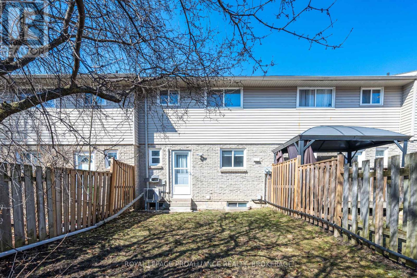 28 ROSEMUND CRESCENT — photo 35