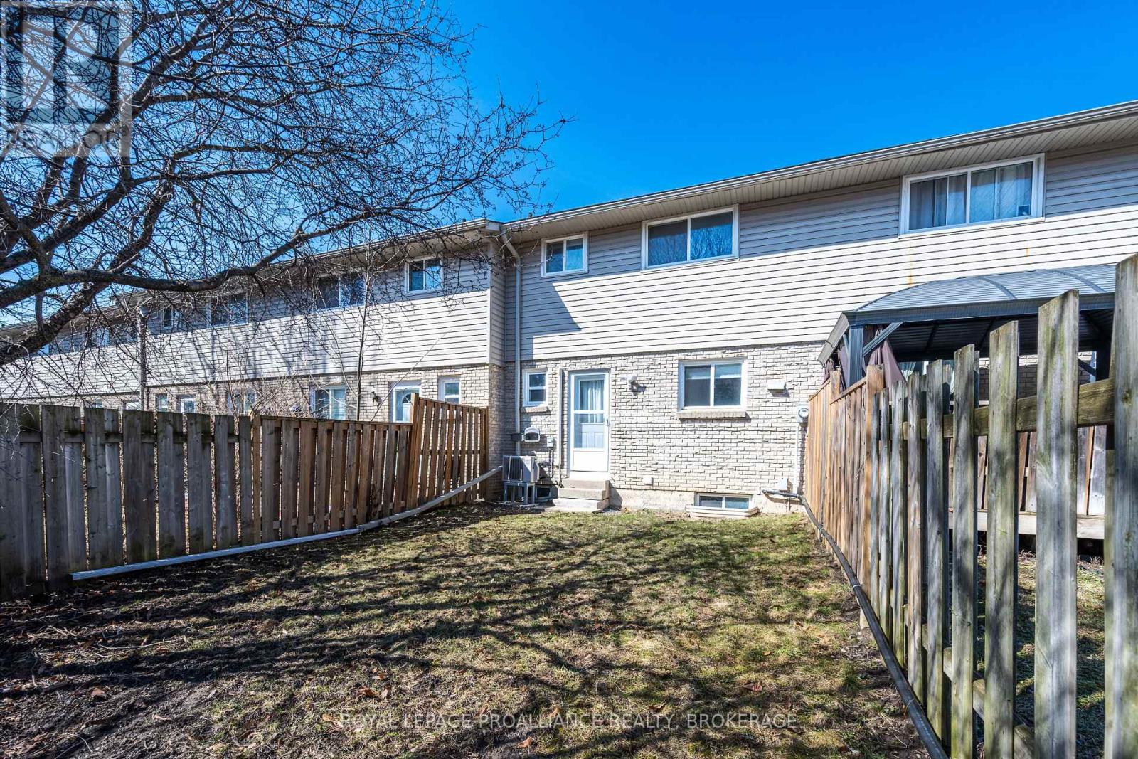 28 ROSEMUND CRESCENT — photo 36