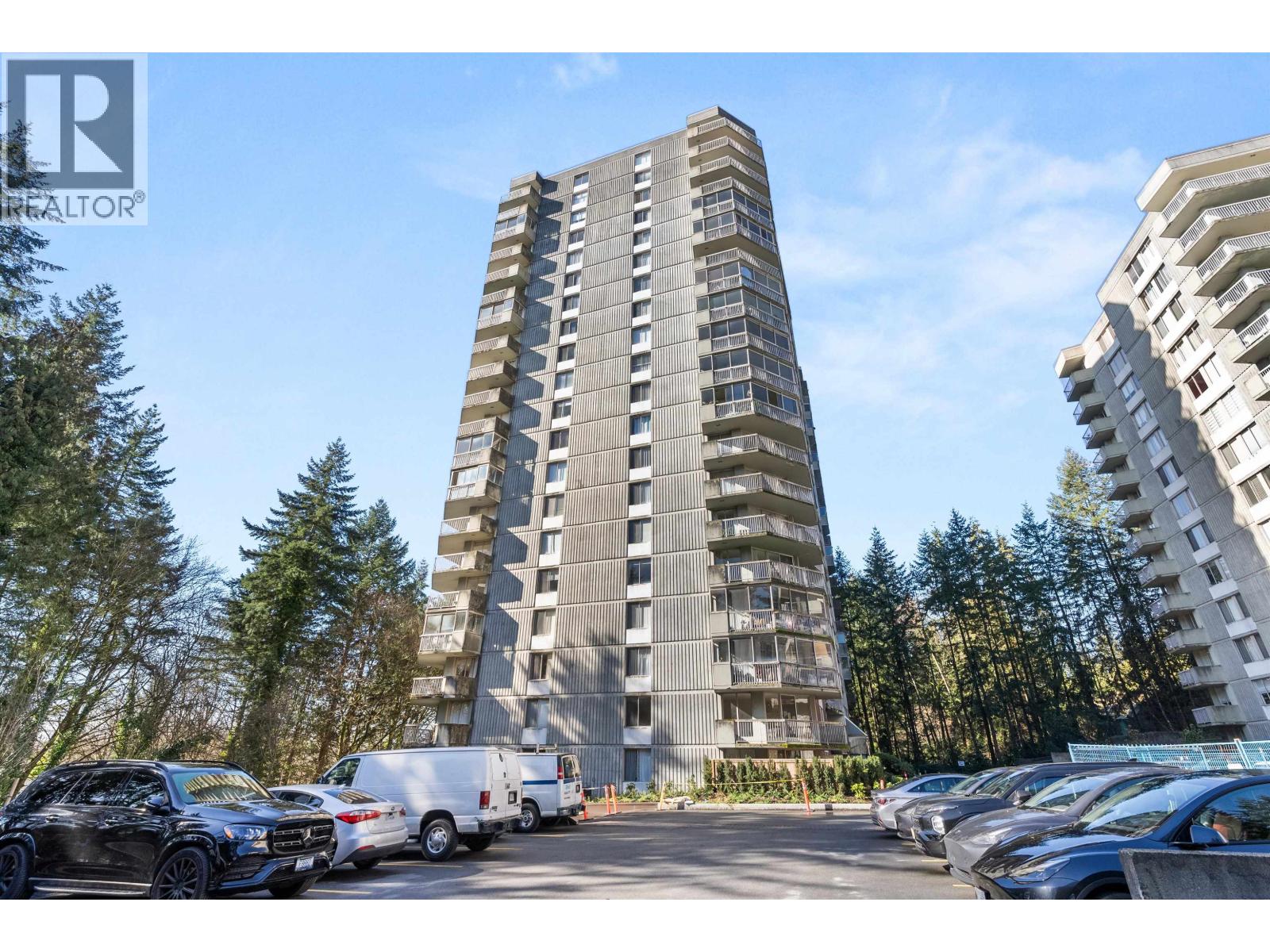 2006 2024 FULLERTON AVENUE