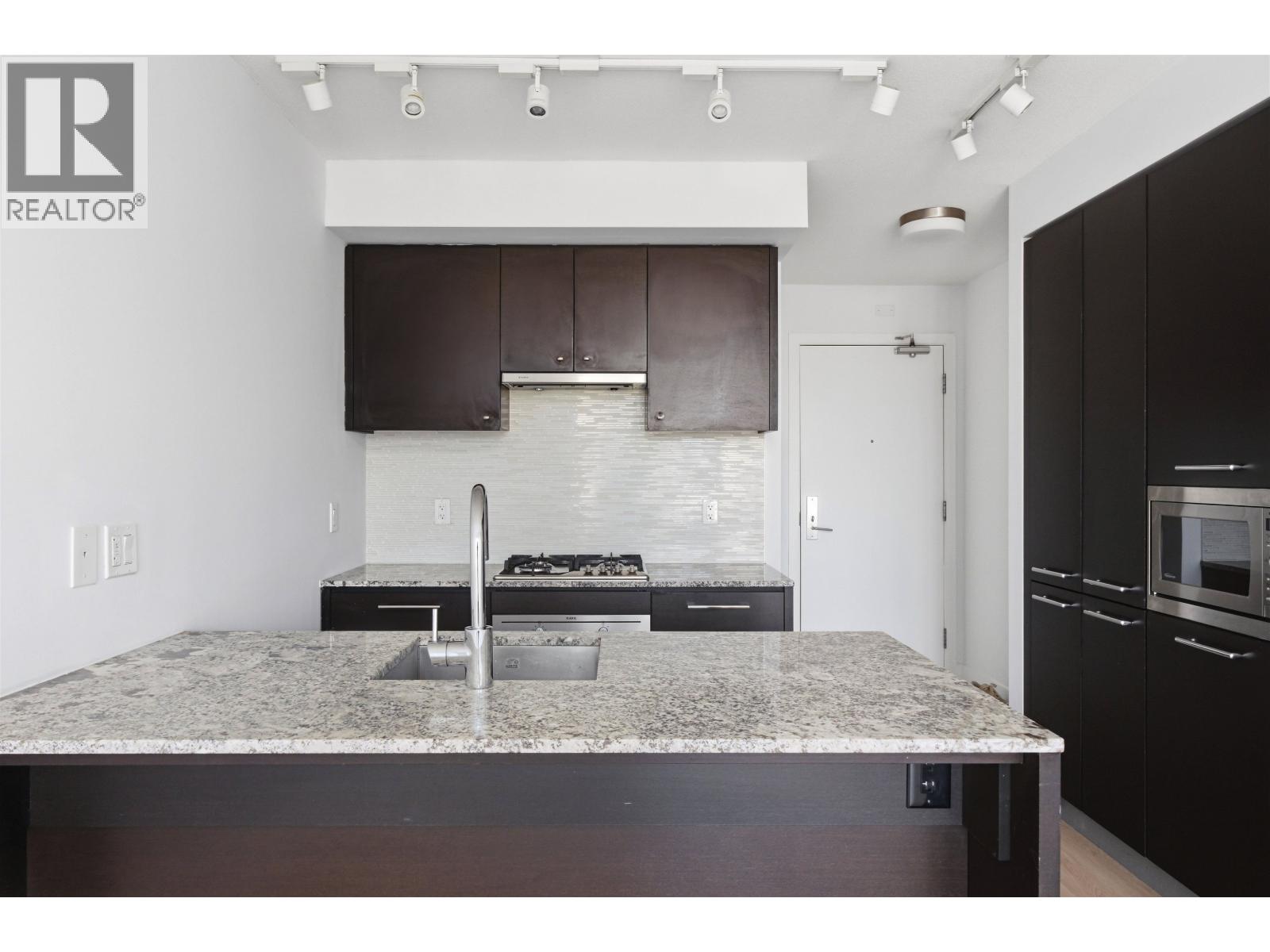 610 6180 COONEY ROAD, Richmond