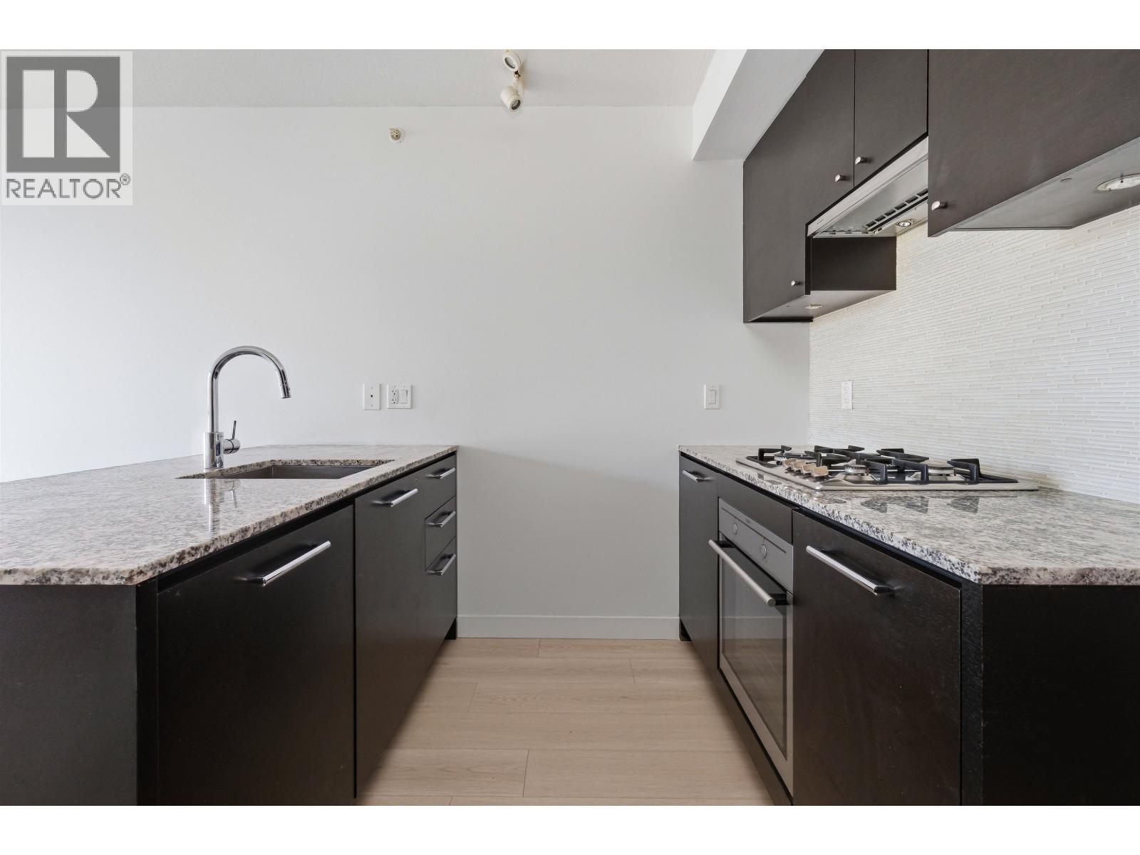 610 6180 COONEY ROAD, Richmond