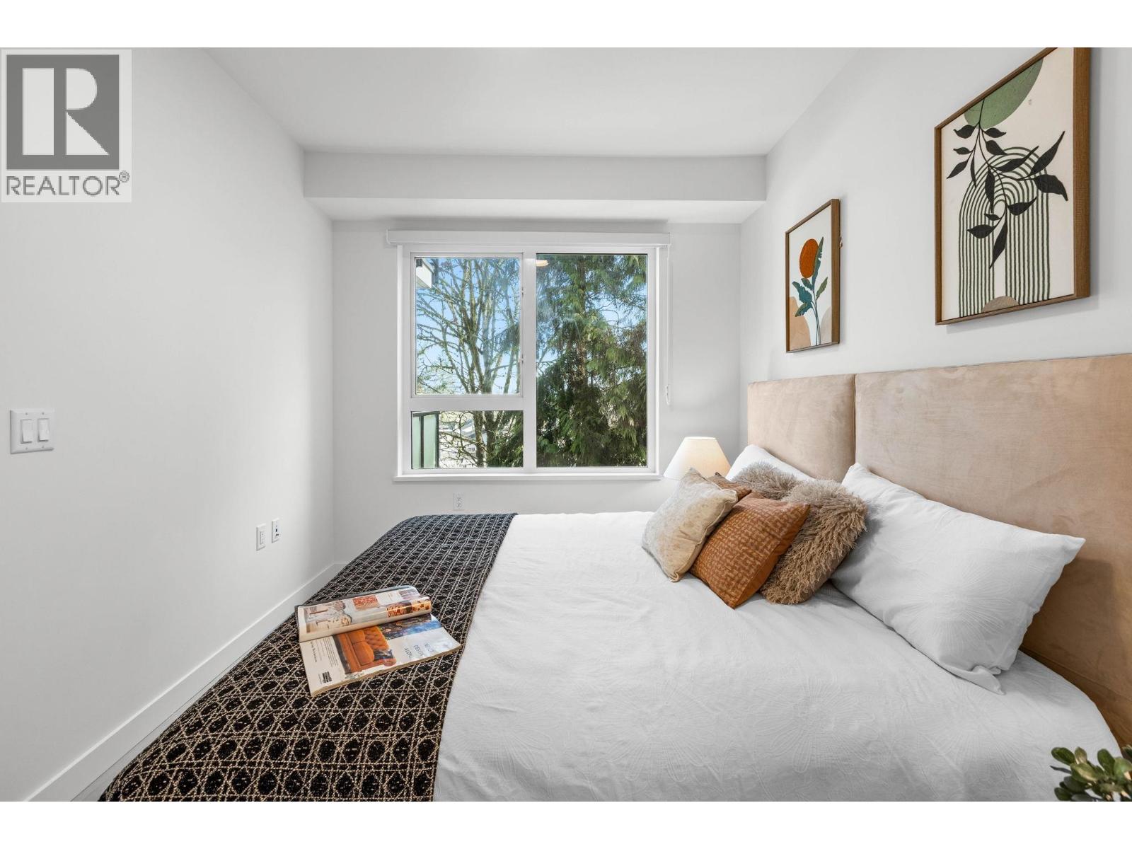 402 2002 ST. GEORGE STREET, Port Moody