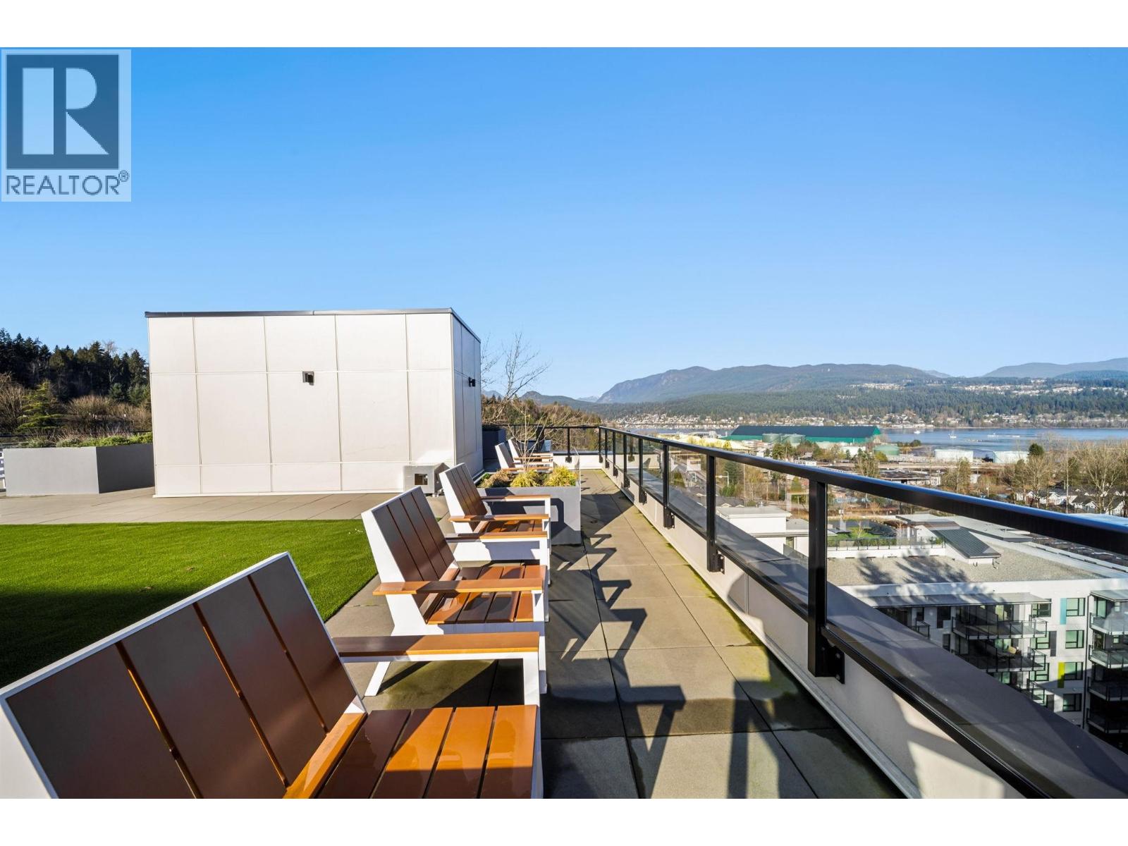 402 2002 ST. GEORGE STREET, Port Moody