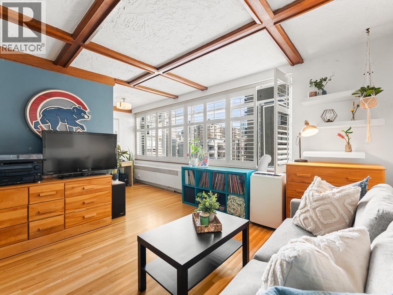 304 1975 PENDRELL STREET, Vancouver