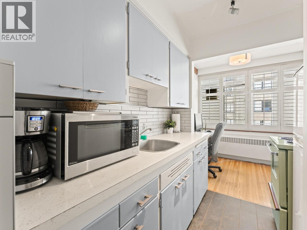 304 1975 PENDRELL STREET, Vancouver