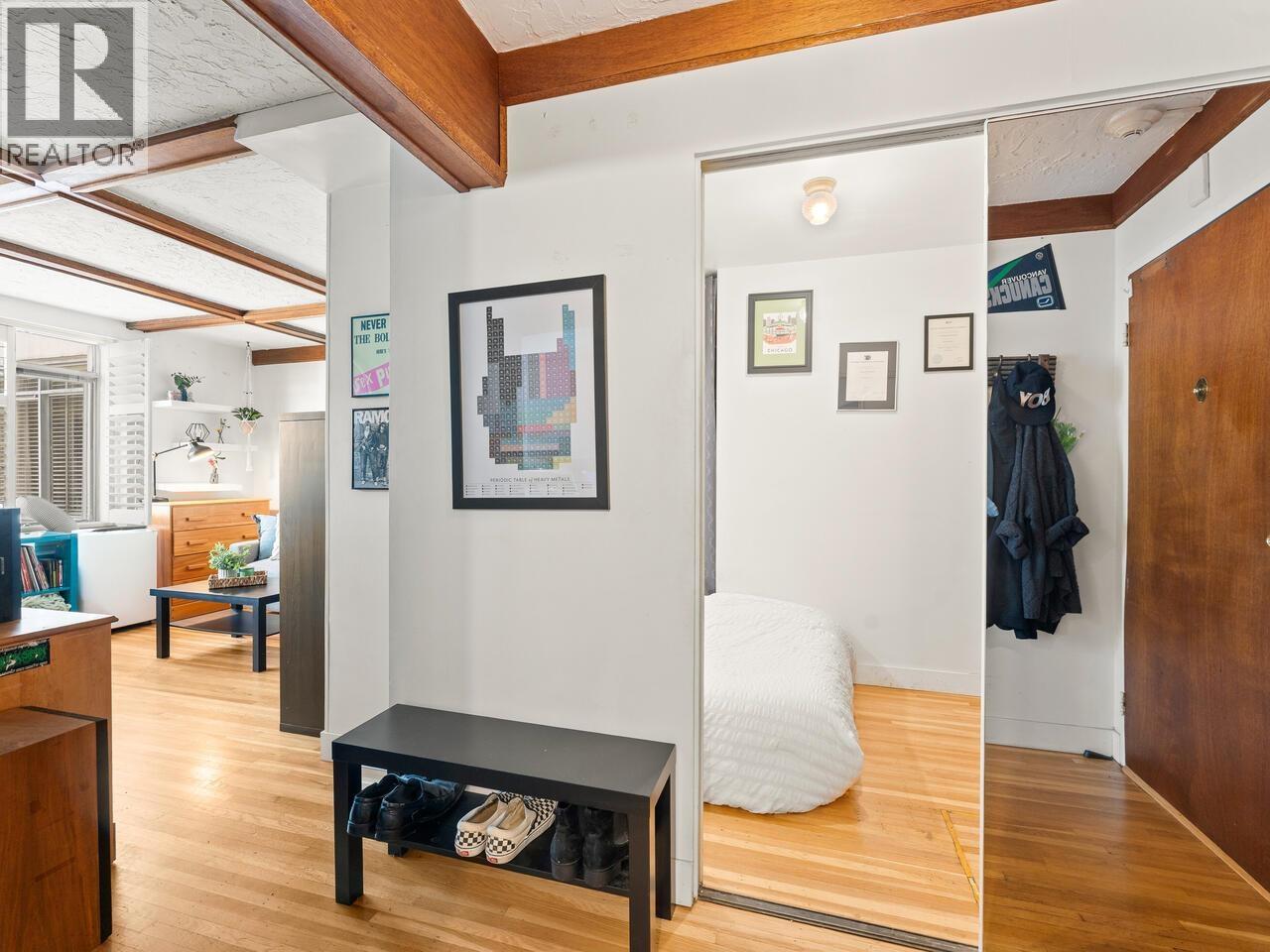 304 1975 PENDRELL STREET, Vancouver