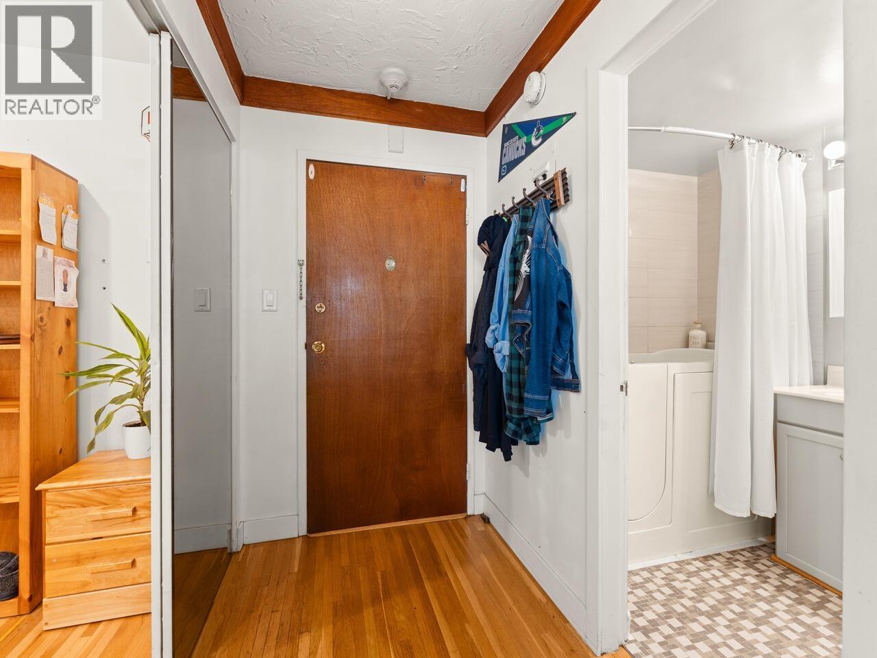 304 1975 PENDRELL STREET, Vancouver