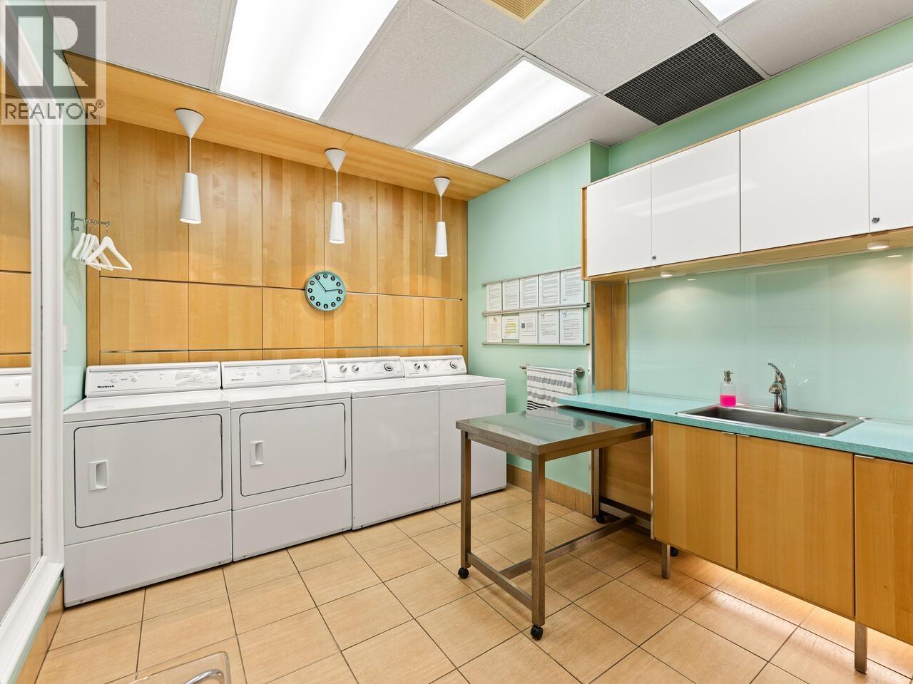 304 1975 PENDRELL STREET, Vancouver