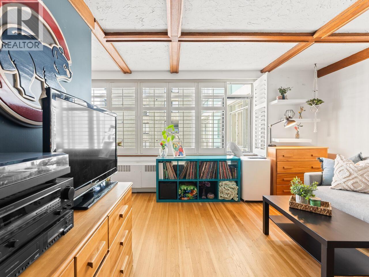 304 1975 PENDRELL STREET, Vancouver