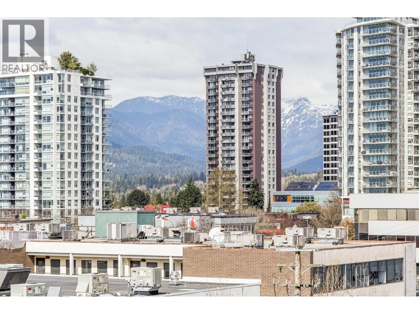 511 108 E 8TH STREET, North Vancouver