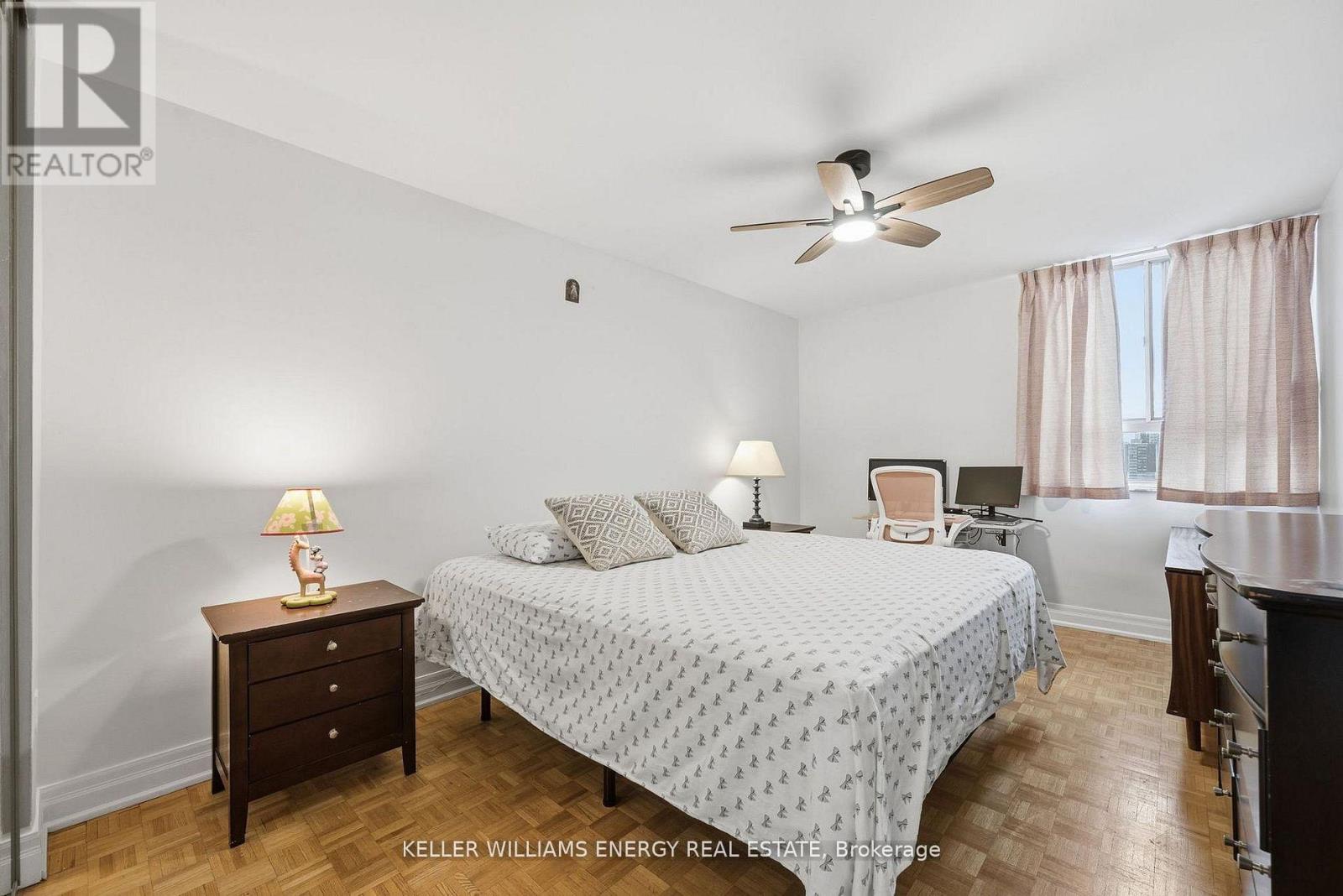 #1514 1 MASSEY SQUARE - 16