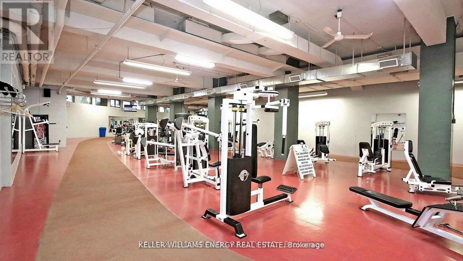 #1514 1 MASSEY SQUARE - 26