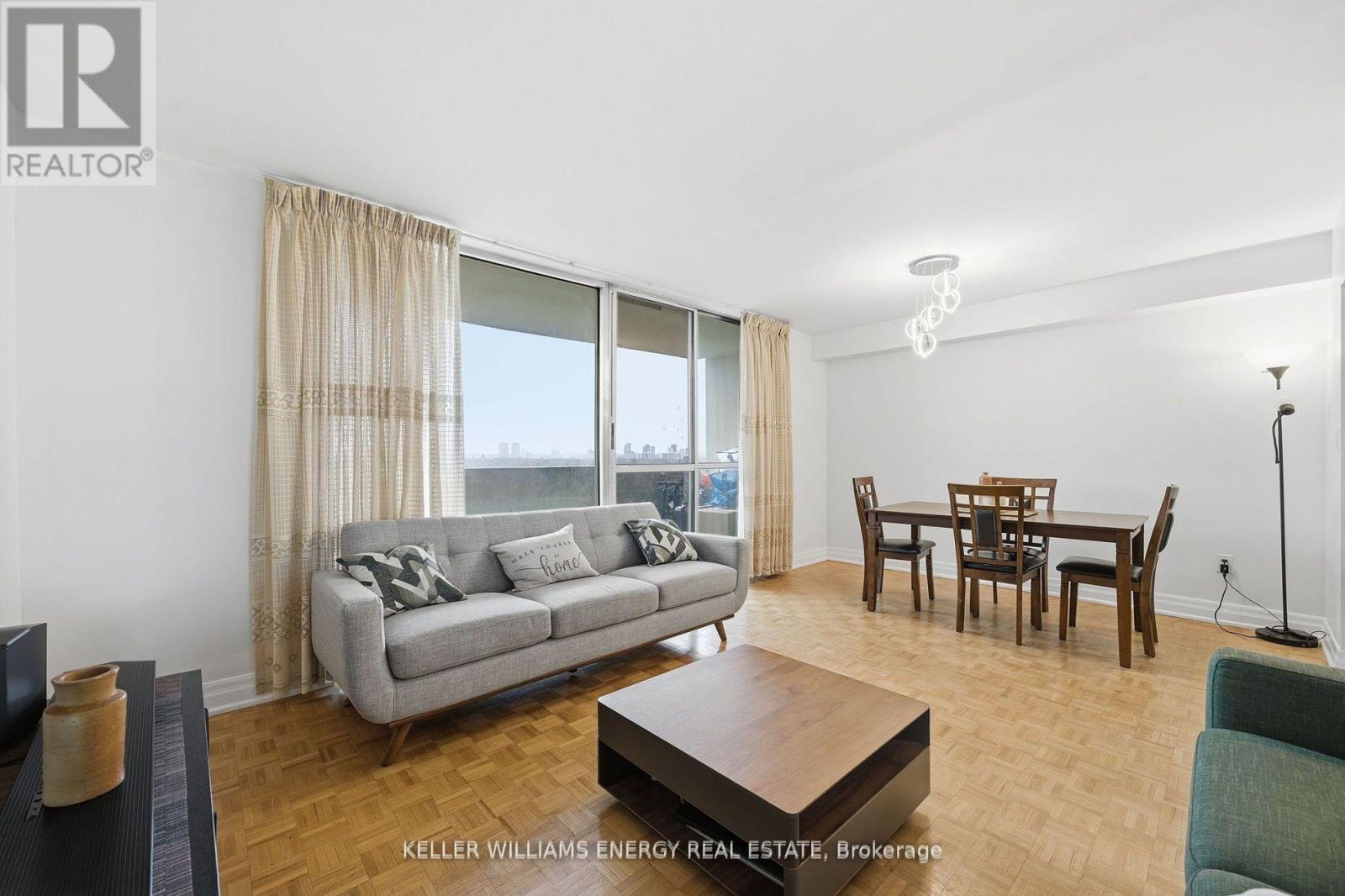 #1514 1 MASSEY SQUARE - 8