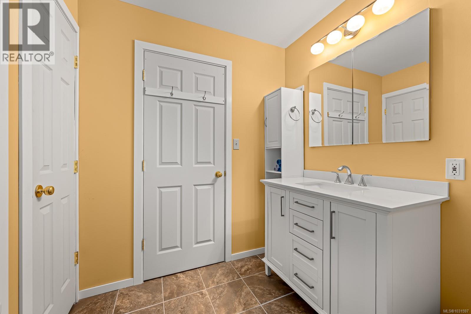 8900 Keith Wagner Way, Denman Island