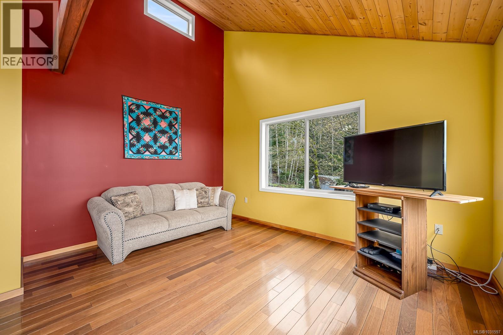 8900 Keith Wagner Way, Denman Island