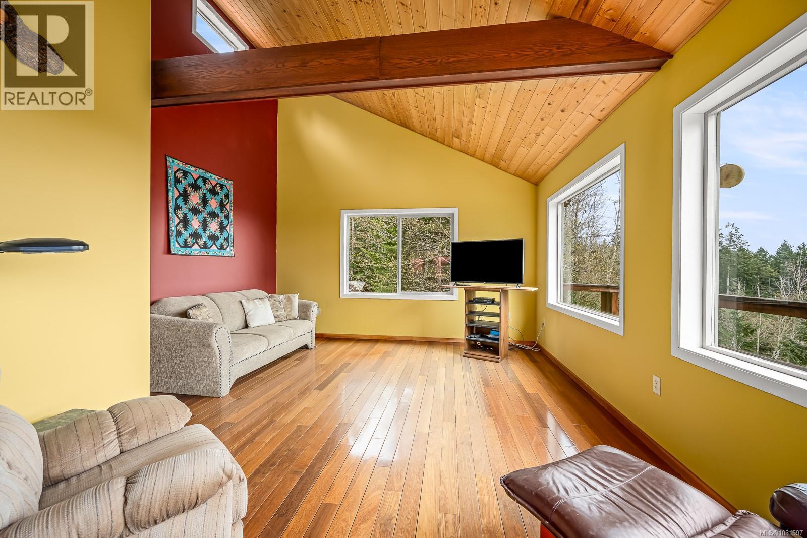 8900 Keith Wagner Way, Denman Island