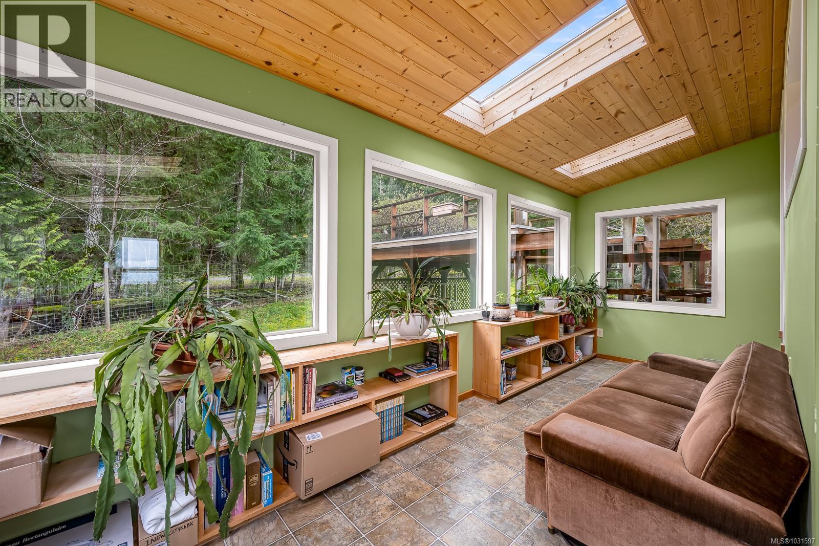 8900 Keith Wagner Way, Denman Island