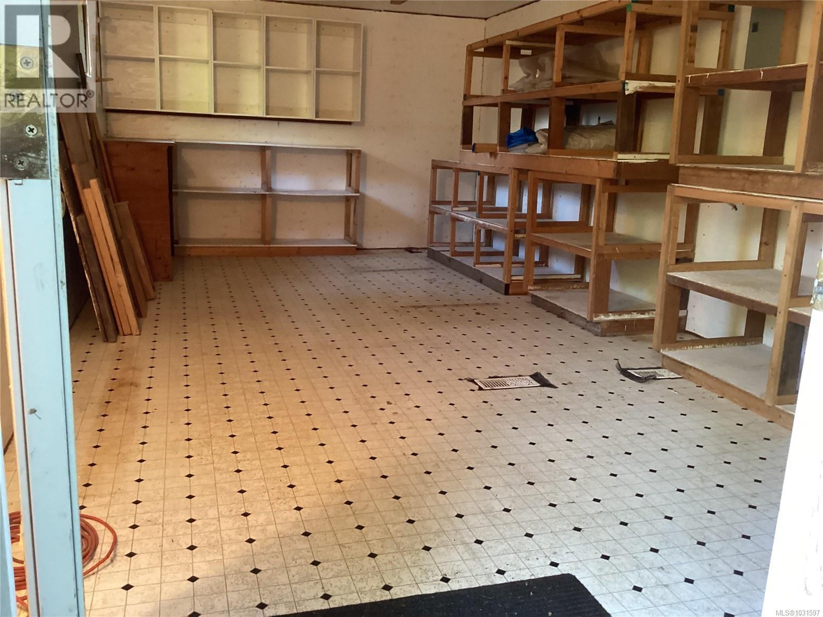 8900 Keith Wagner Way, Denman Island