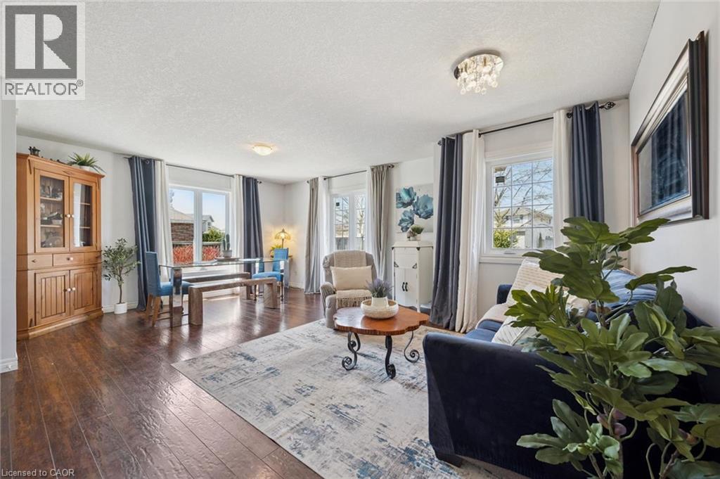 29 INGE Court, Kitchener, Ontario N2K3V7 - Photo 5