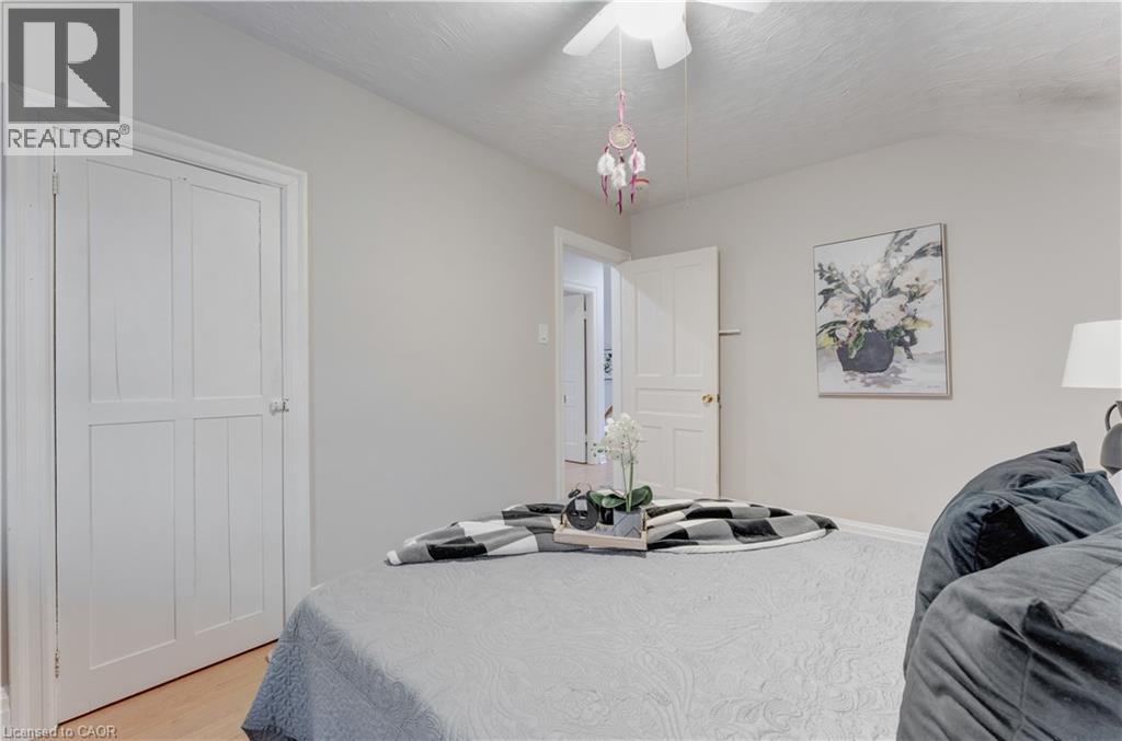 24 ONWARD Avenue - 18