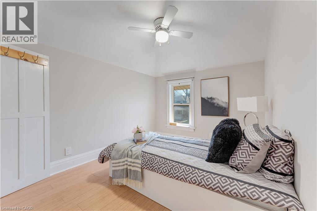 24 ONWARD Avenue - 21
