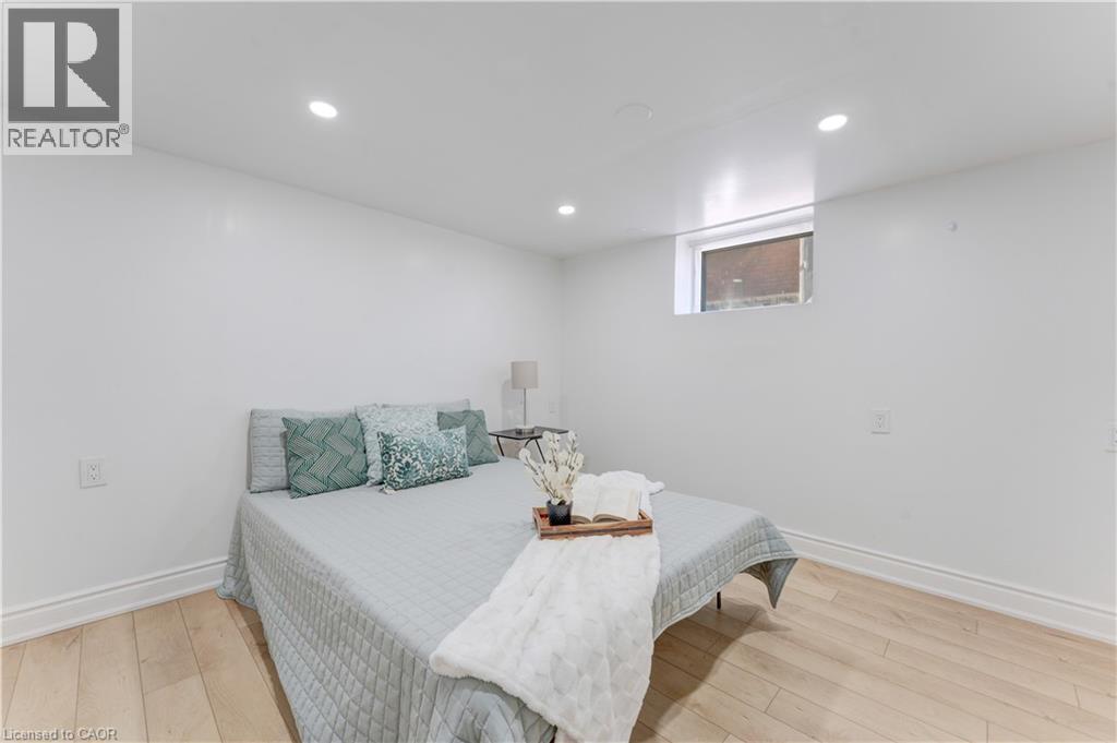 24 ONWARD Avenue - 25