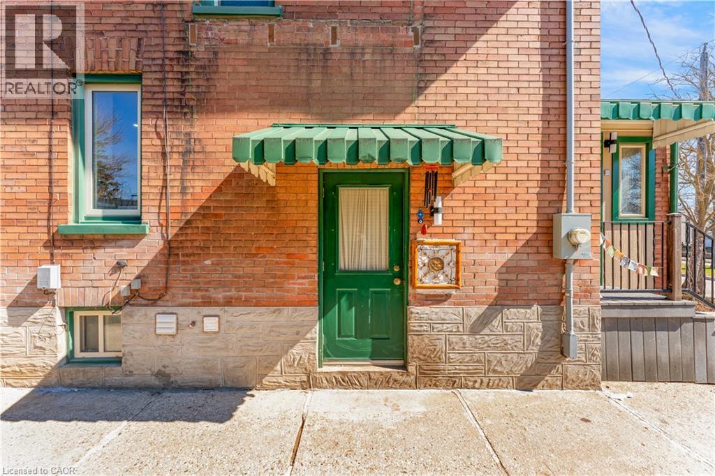 24 ONWARD Avenue - 31
