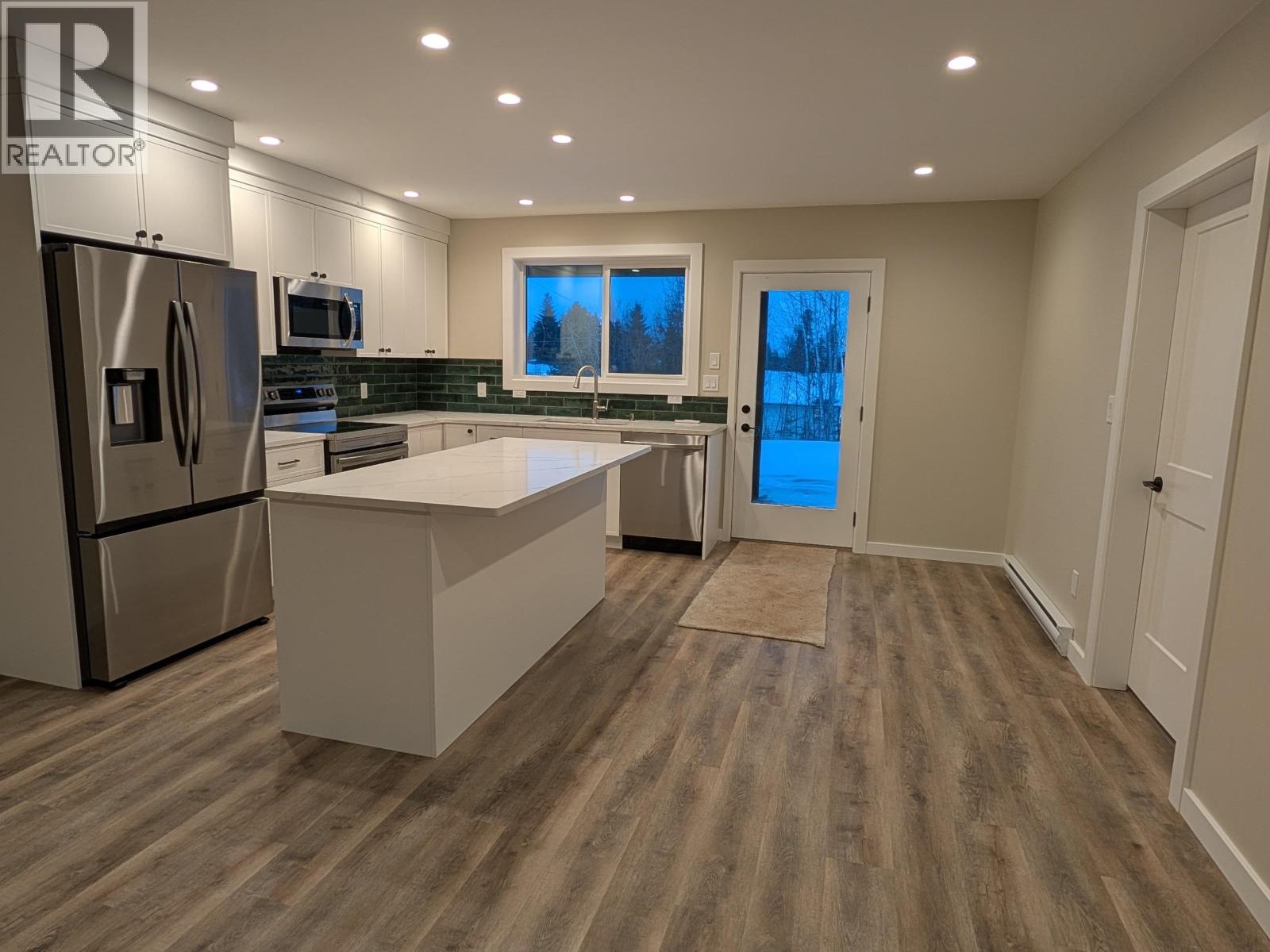 1498 CHESTNUT STREET, Telkwa