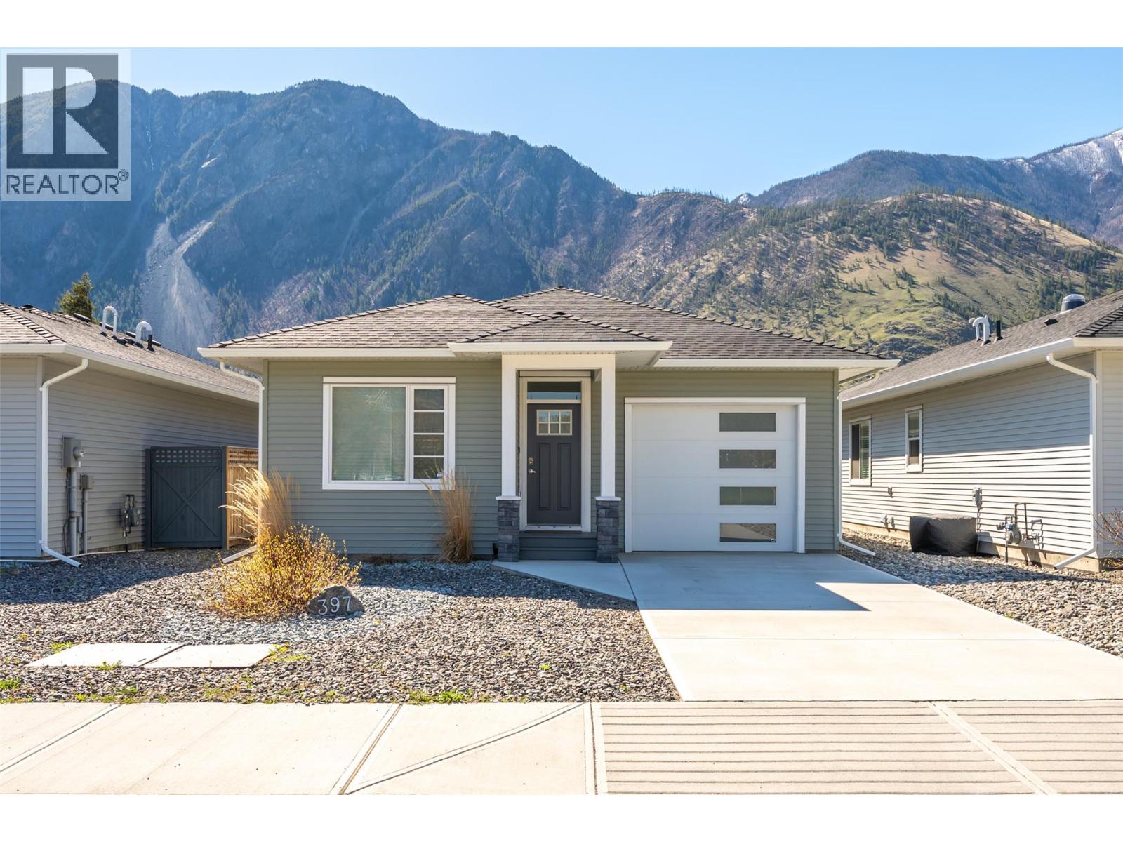 397 10th Avenue, Keremeos
