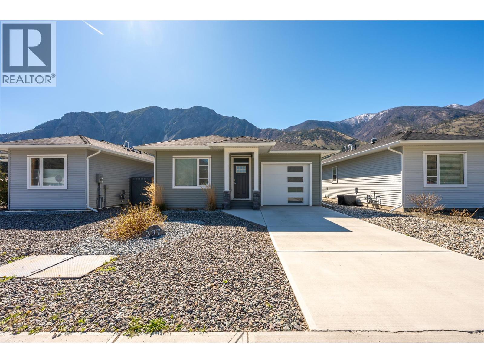 397 10th Avenue, Keremeos