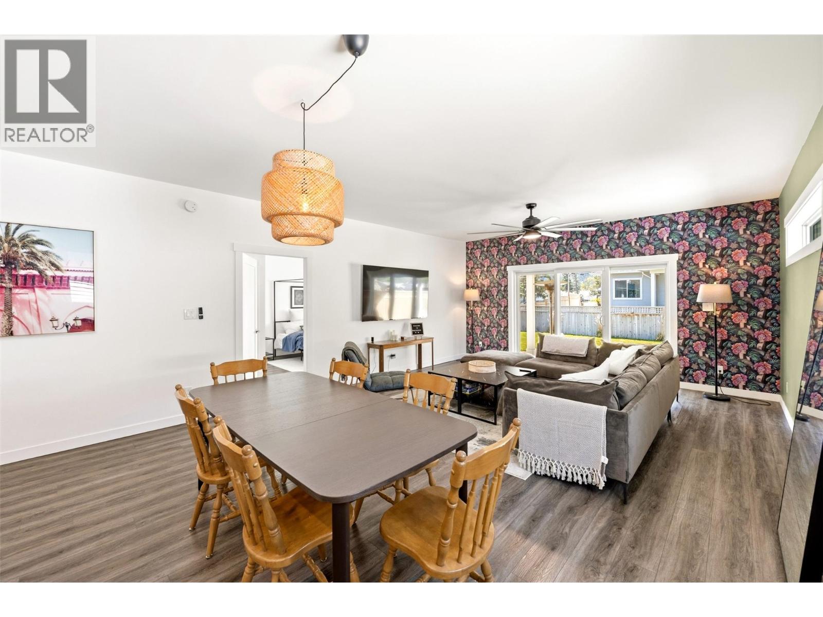 397 10th Avenue, Keremeos