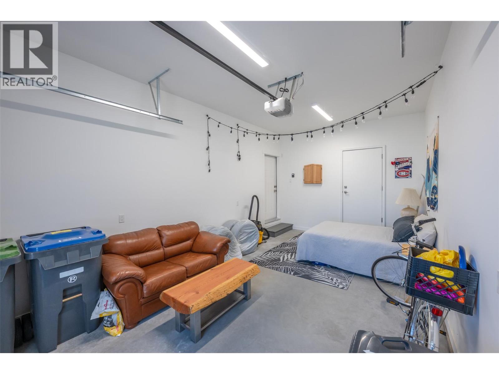 397 10th Avenue, Keremeos