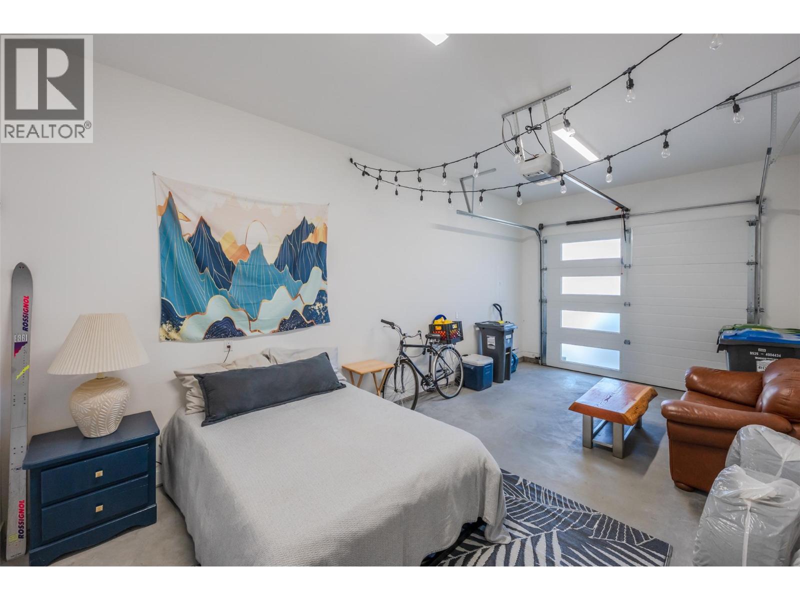 397 10th Avenue, Keremeos