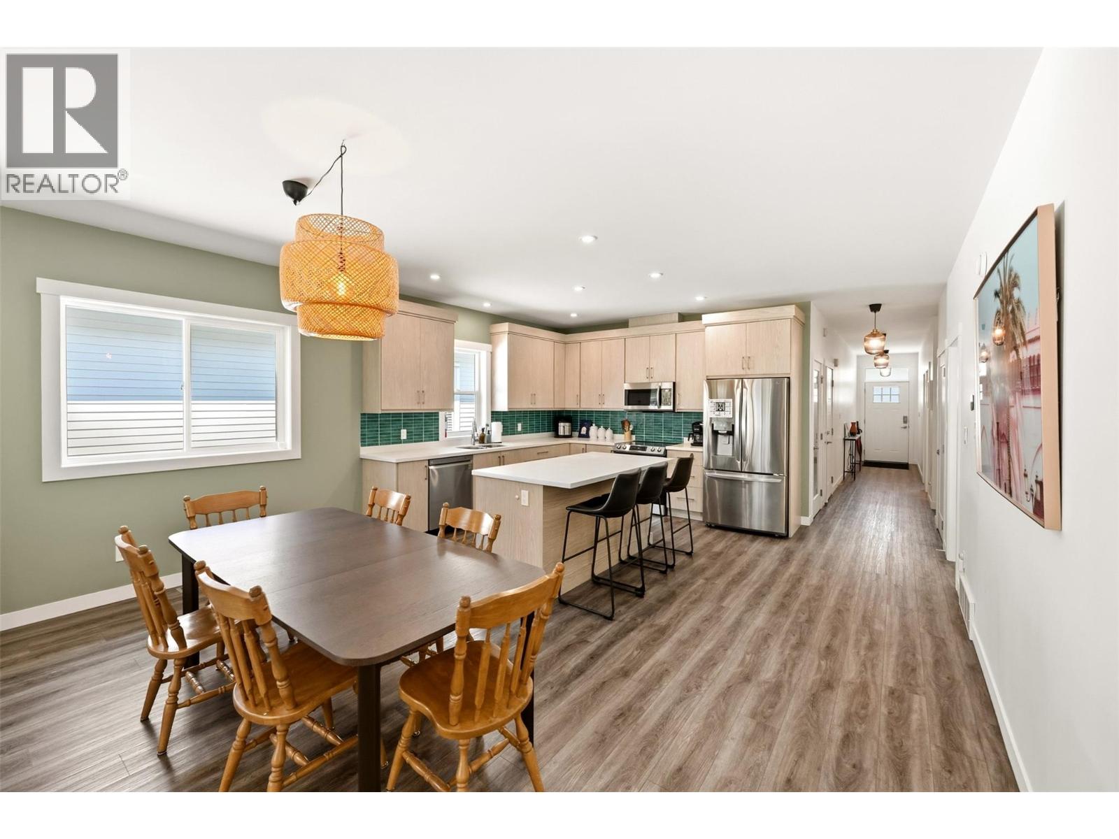 397 10th Avenue, Keremeos