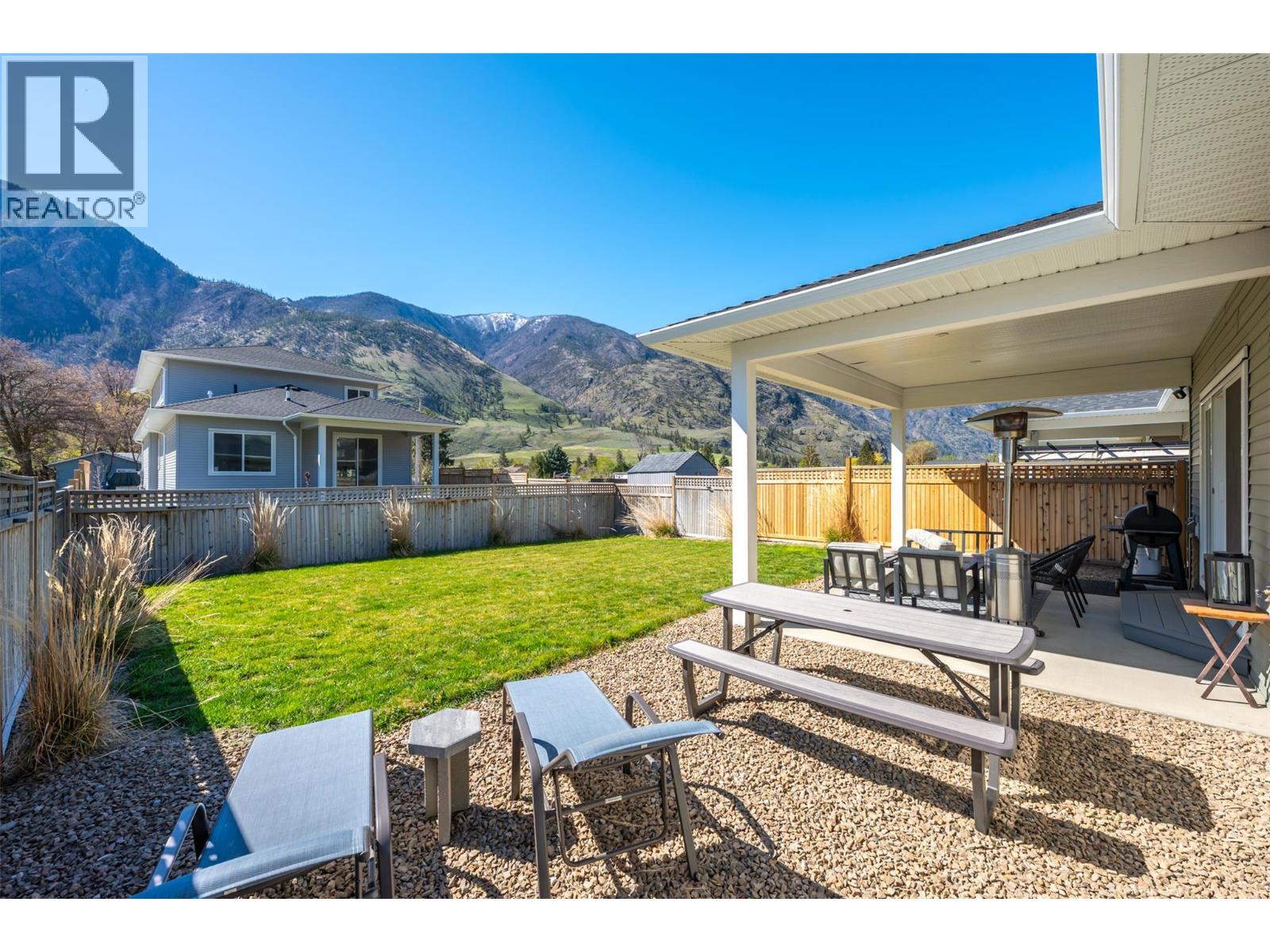 397 10th Avenue, Keremeos