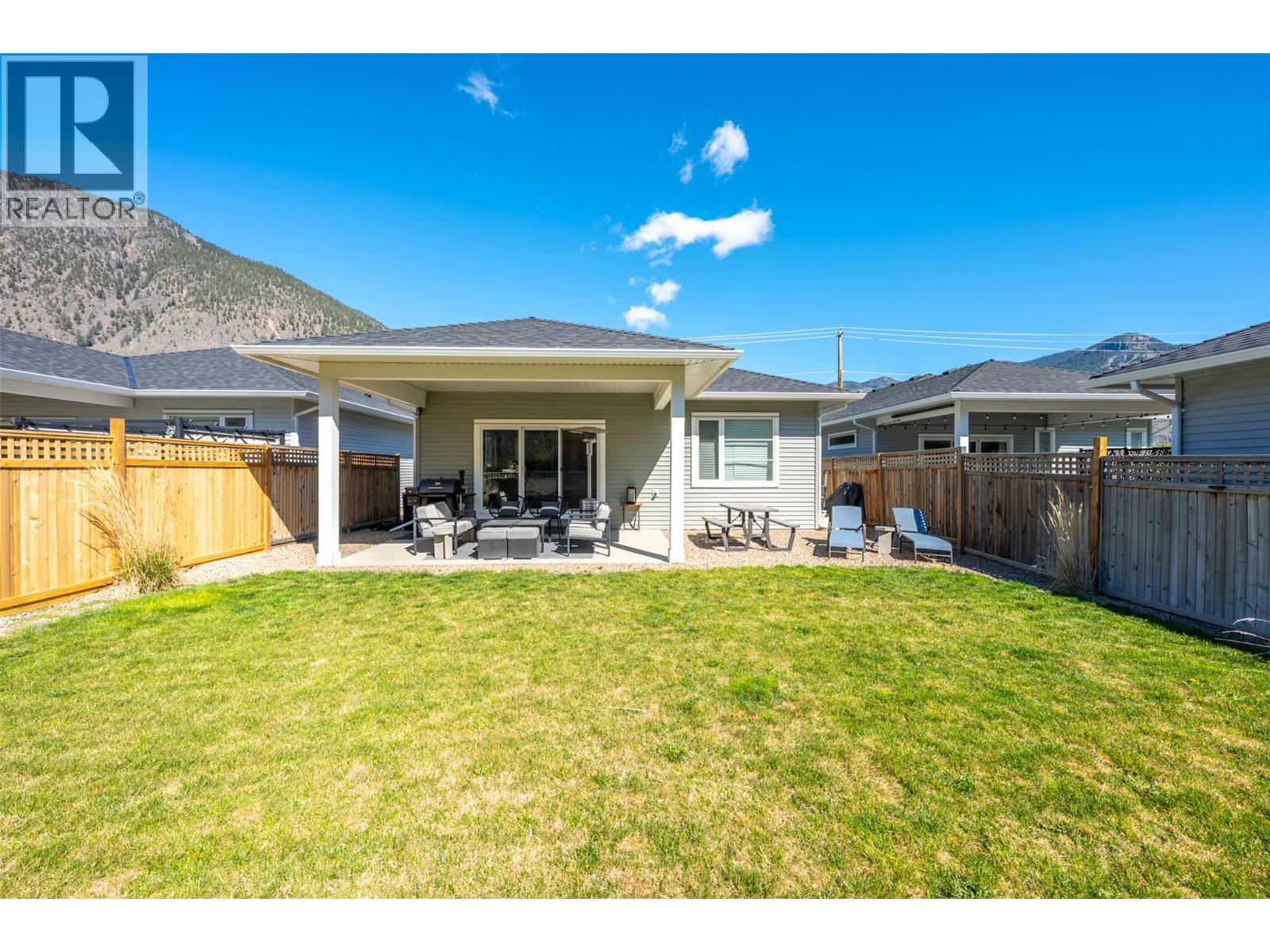 397 10th Avenue, Keremeos