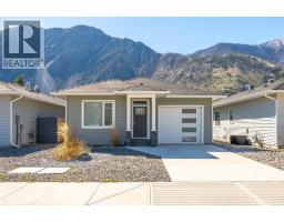 397 10th Avenue, Keremeos