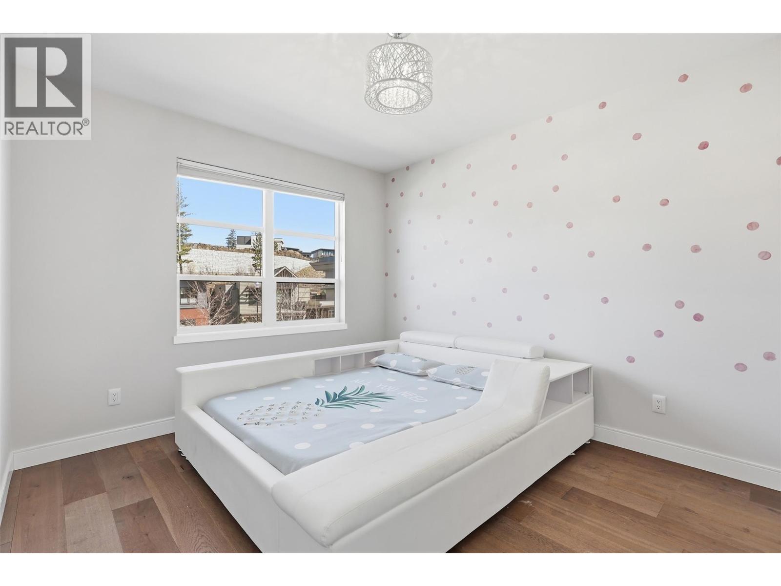 1270 ROCKCRESS DRIVE - 33