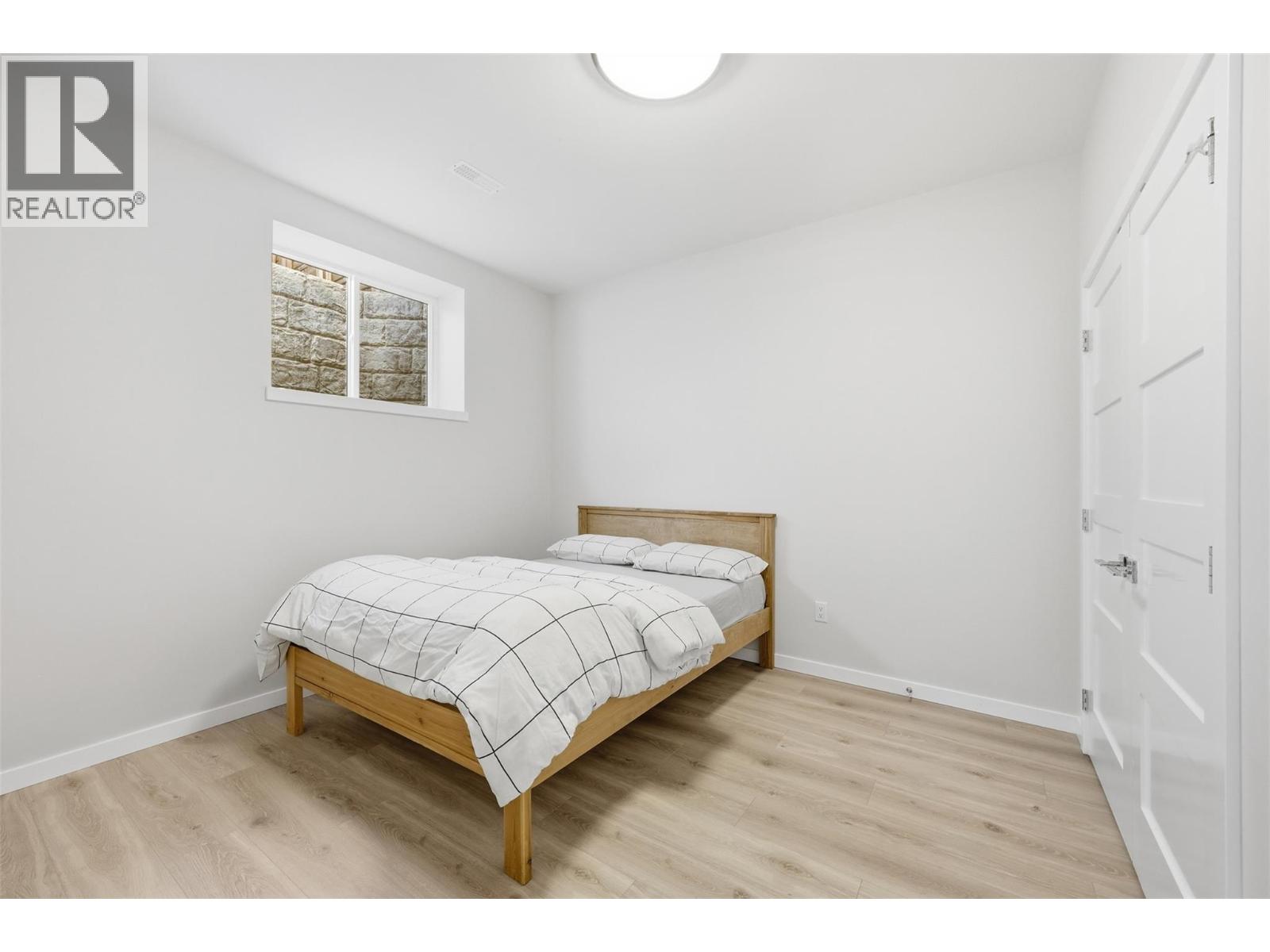 1270 ROCKCRESS DRIVE - 42