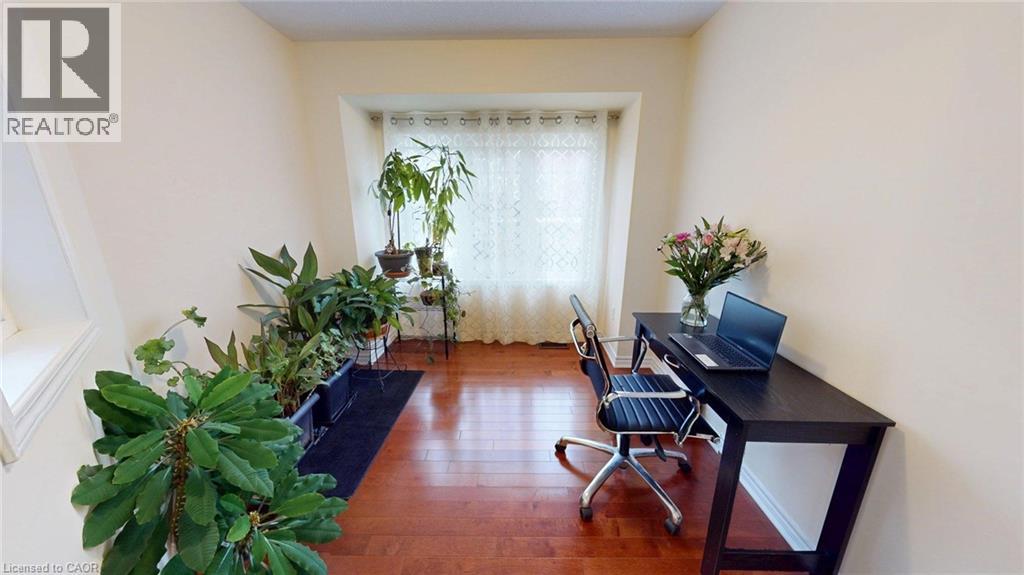 293 REIS Place - 11