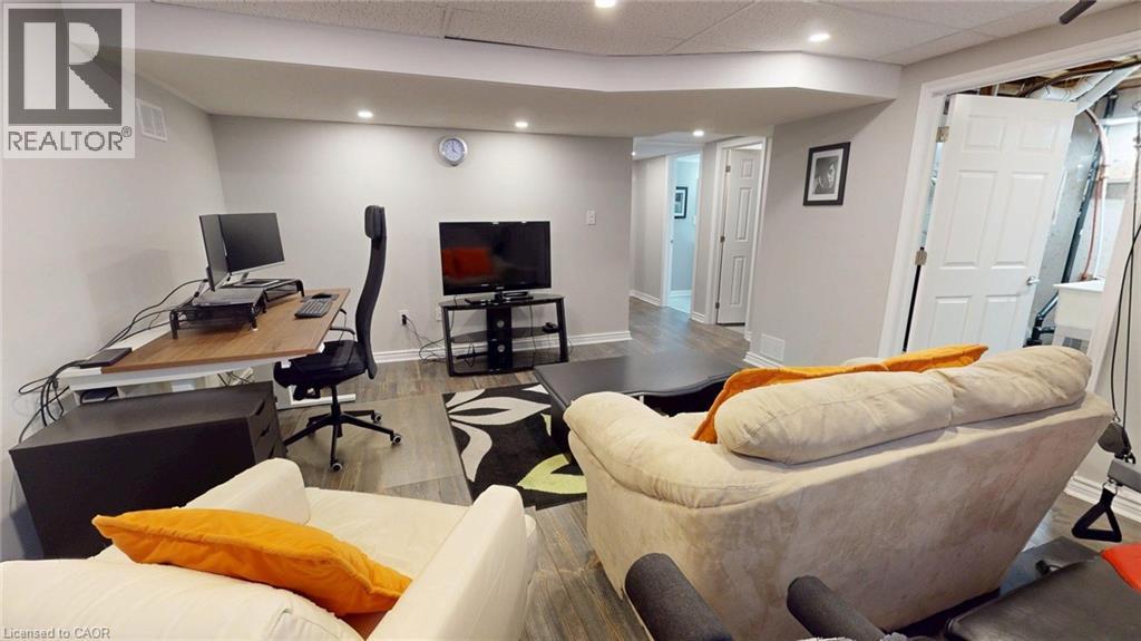 293 REIS Place - 24