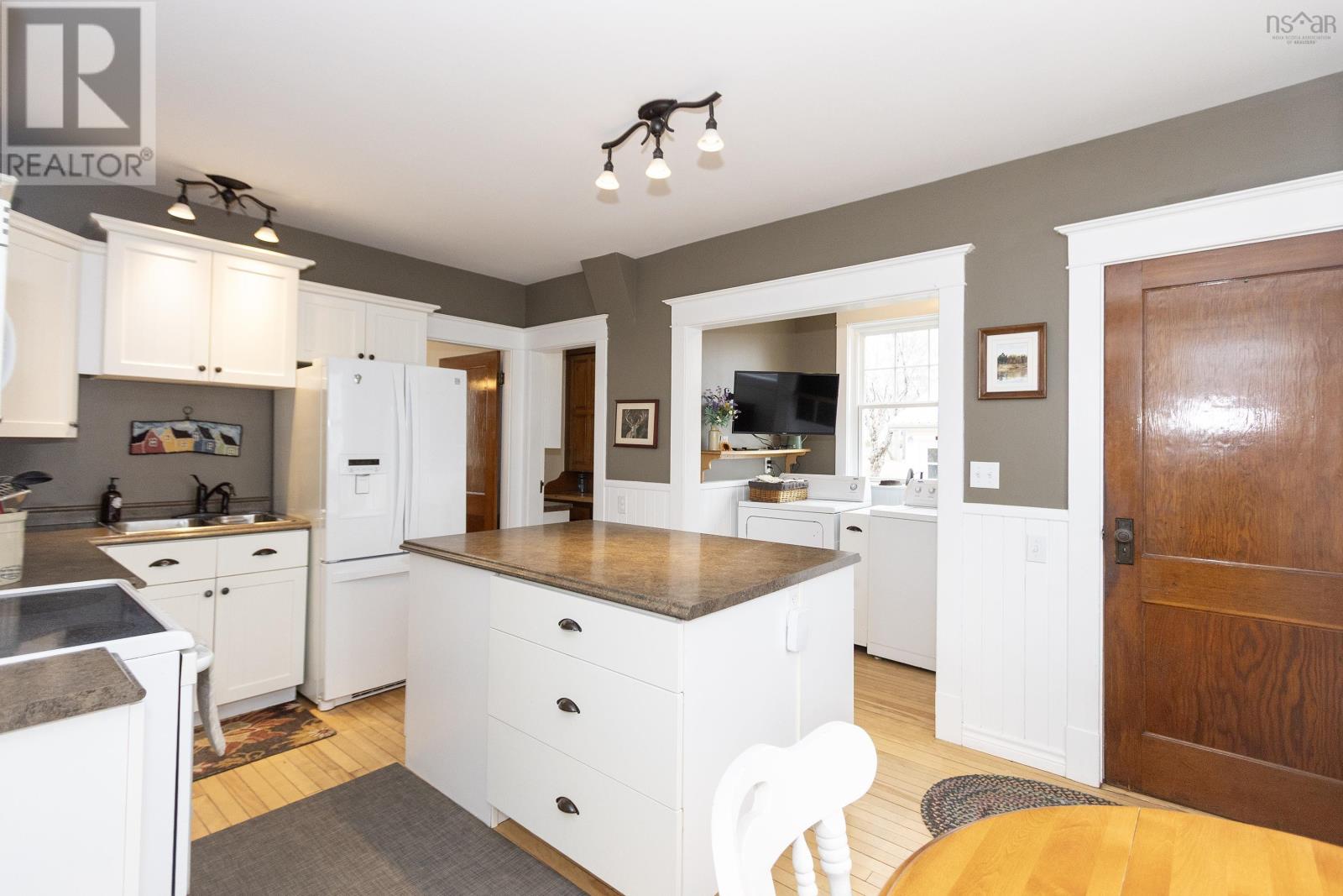 Property 24 of 49 of 139 Main Street