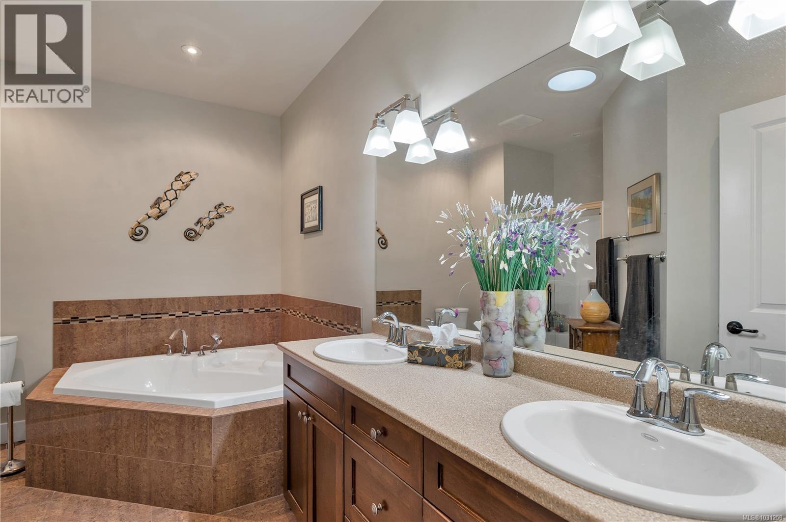 5 48 McPhedran Rd S, Campbell River